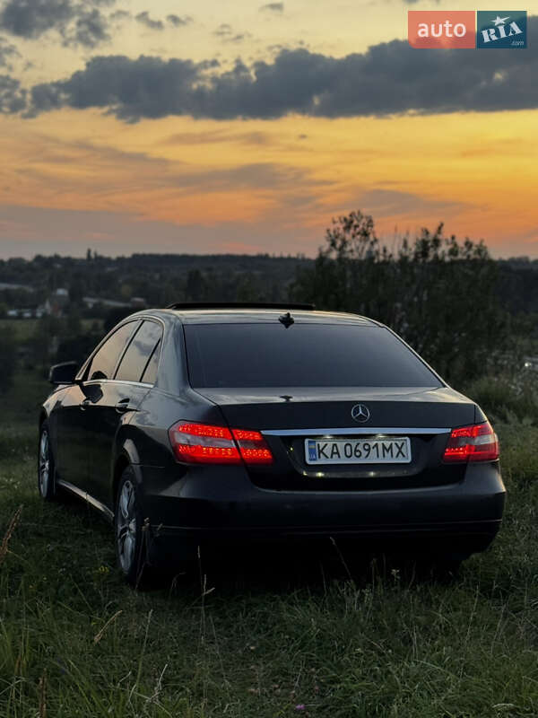 Седан Mercedes-Benz E-Class 2012 в Киеве фото 25 Седан Mercedes-Benz E-Class 2012 в Киеве
