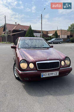Седан Mercedes-Benz E-Class 1999 в Мукачево