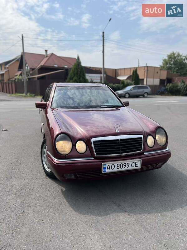 Седан Mercedes-Benz E-Class 1999 в 