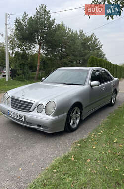 Седан Mercedes-Benz E-Class 2000 в 