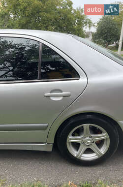 Седан Mercedes-Benz E-Class 2000 в 