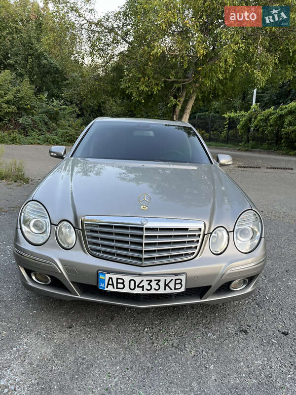 Седан Mercedes-Benz E-Class 2008 в Киеве