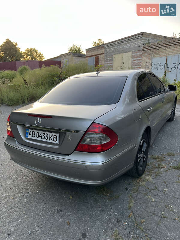 Седан Mercedes-Benz E-Class 2008 в Киеве