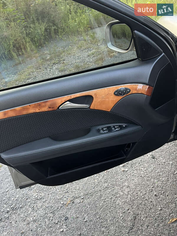 Седан Mercedes-Benz E-Class 2008 в Киеве