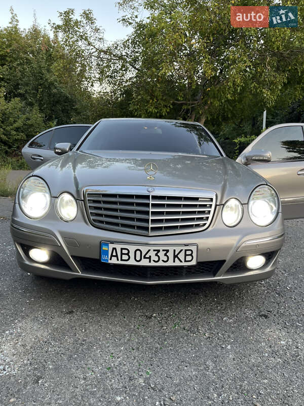 Седан Mercedes-Benz E-Class 2008 в Киеве