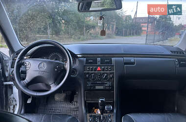 Седан Mercedes-Benz E-Class 2001 в 