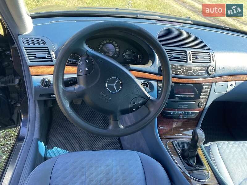 Седан Mercedes-Benz E-Class 2003 в Змиеве фото 23 Седан Mercedes-Benz E-Class 2003 в Змиеве