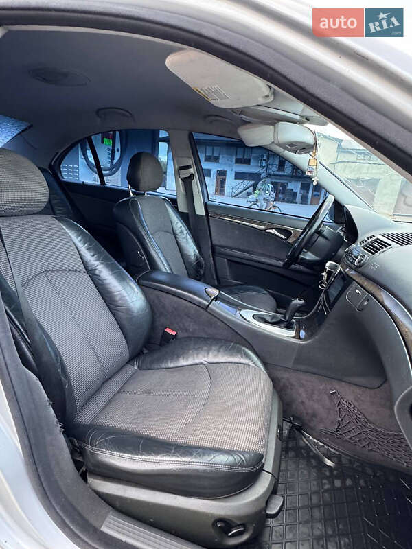 Седан Mercedes-Benz E-Class 2002 в Калуше