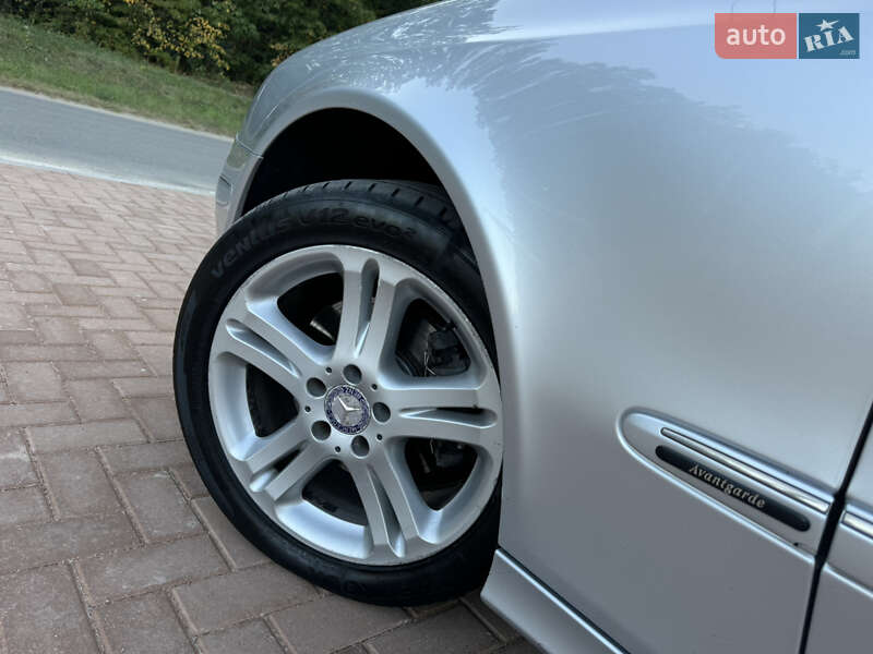 Седан Mercedes-Benz E-Class 2008 в Новоднестровске