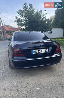 Седан Mercedes-Benz E-Class 2002 в 