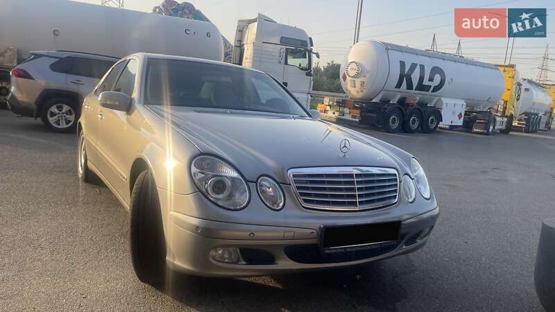 Mercedes-Benz E-Class 2002