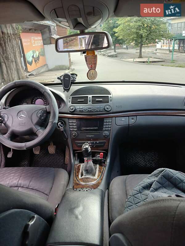 Седан Mercedes-Benz E-Class 2003 в Межгорье