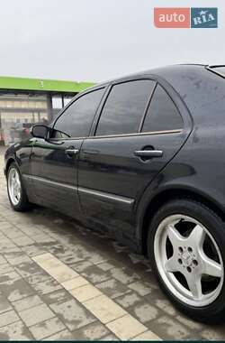 Седан Mercedes-Benz E-Class 2000 в 
