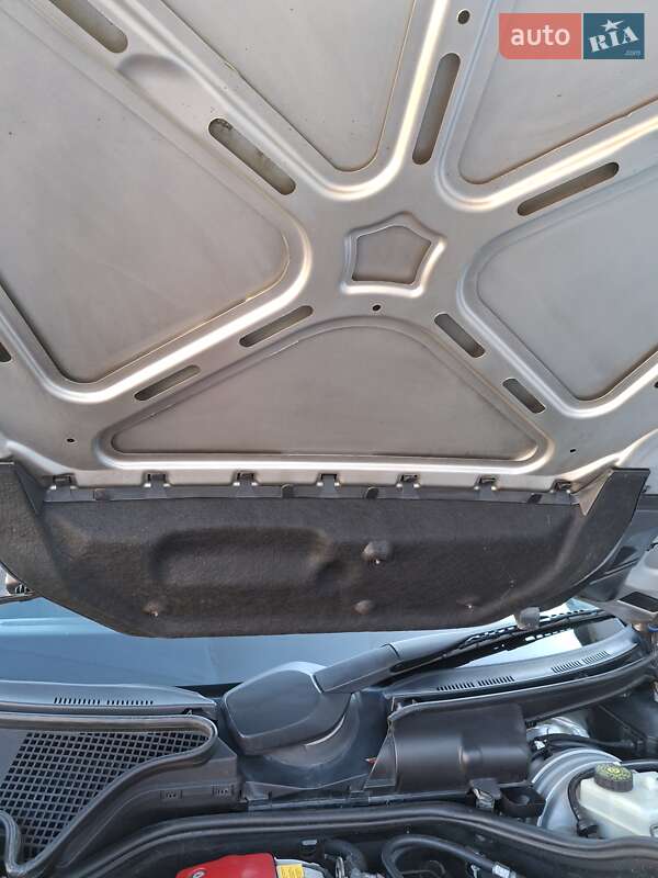 Седан Mercedes-Benz E-Class 2000 в Харкові