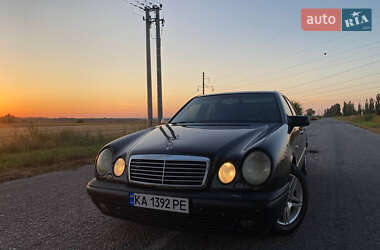 Седан Mercedes-Benz E-Class 1997 в Киеве