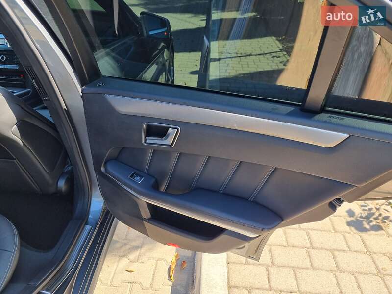Седан Mercedes-Benz E-Class 2015 в Черновцах