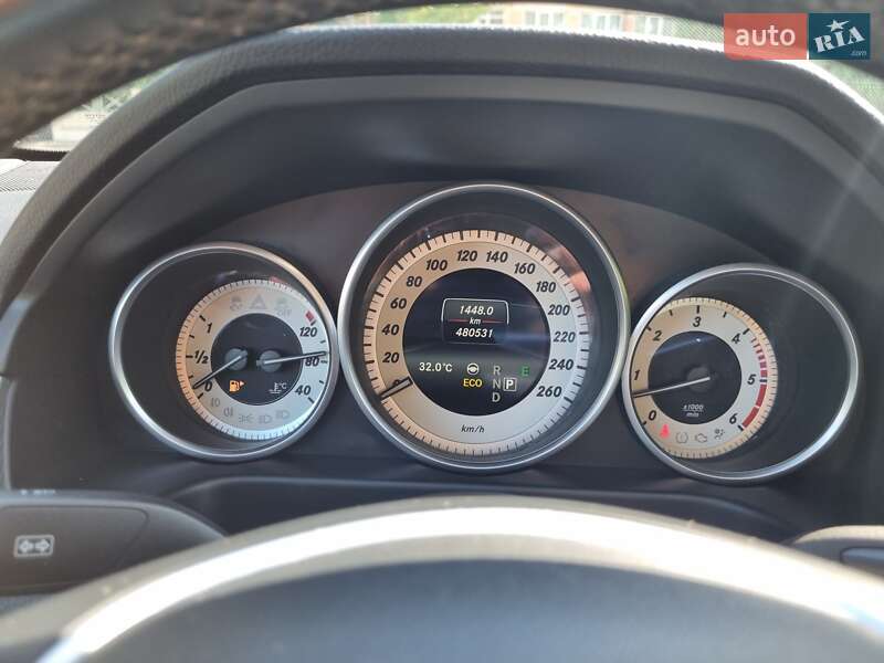 Седан Mercedes-Benz E-Class 2015 в Черновцах