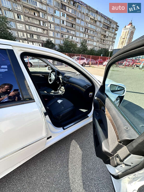 Седан Mercedes-Benz E-Class 2007 в Дымере