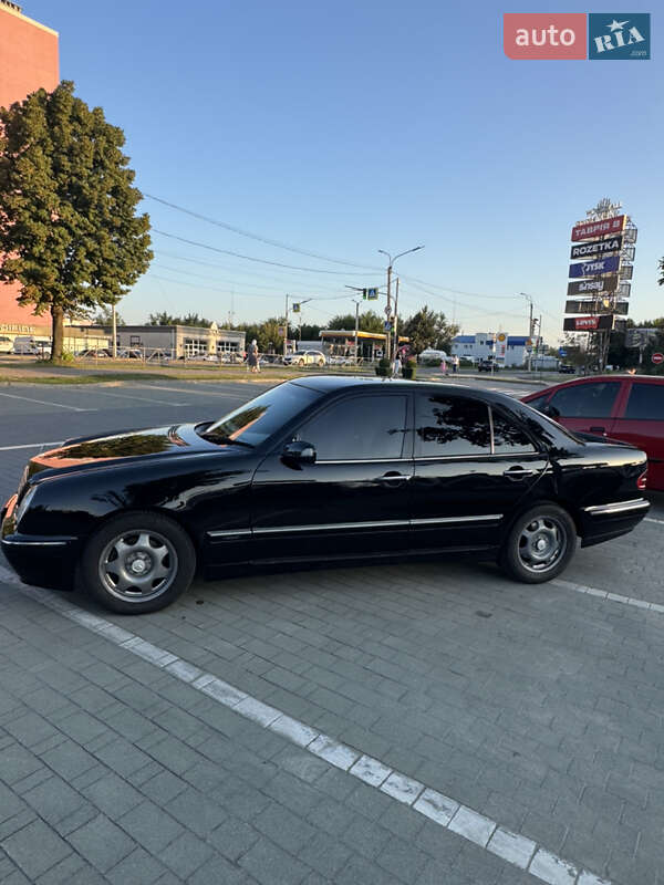 Седан Mercedes-Benz E-Class 2001 в Хмельницком