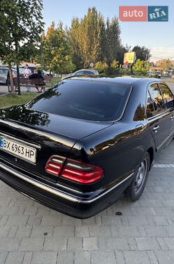 Седан Mercedes-Benz E-Class 2001 в 