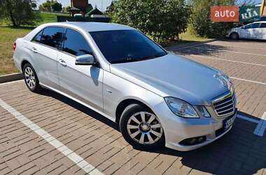Седан Mercedes-Benz E-Class 2011 в Києві