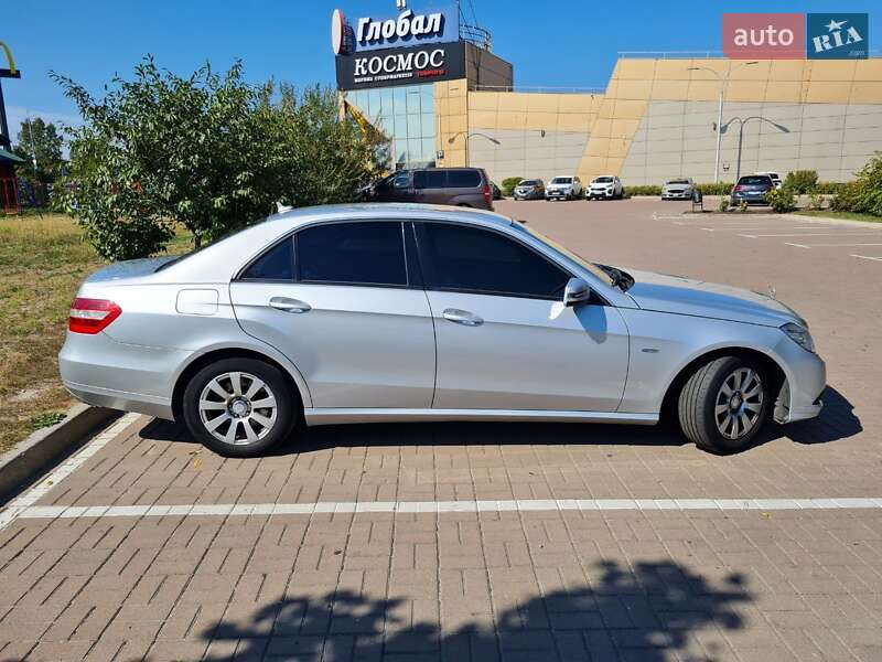 Седан Mercedes-Benz E-Class 2010 в Киеве