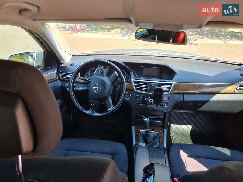 Седан Mercedes-Benz E-Class 2010 в Киеве