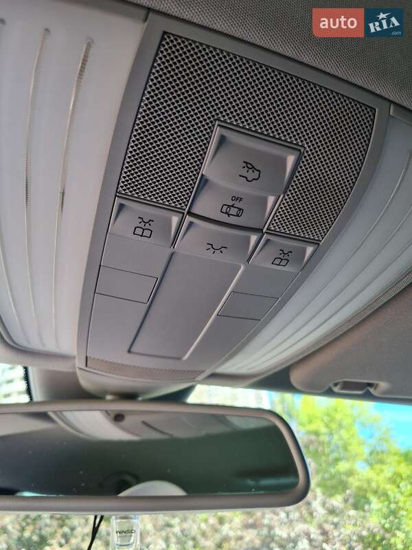 Седан Mercedes-Benz E-Class 2010 в Киеве