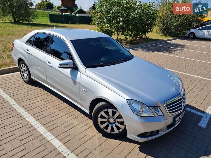 Седан Mercedes-Benz E-Class 2010 в Киеве