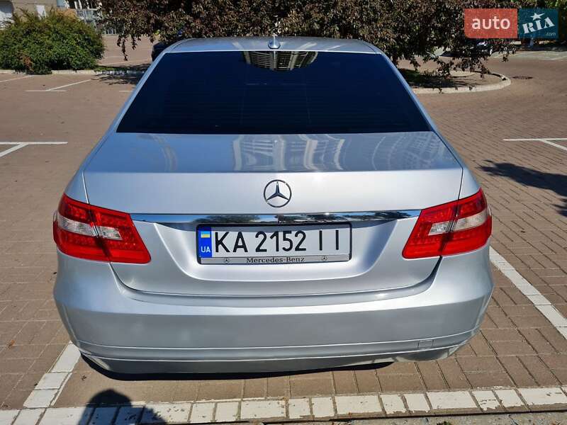 Седан Mercedes-Benz E-Class 2010 в Киеве