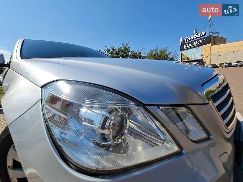Седан Mercedes-Benz E-Class 2010 в Киеве