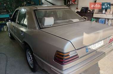 Седан Mercedes-Benz E-Class 1991 в Болехове