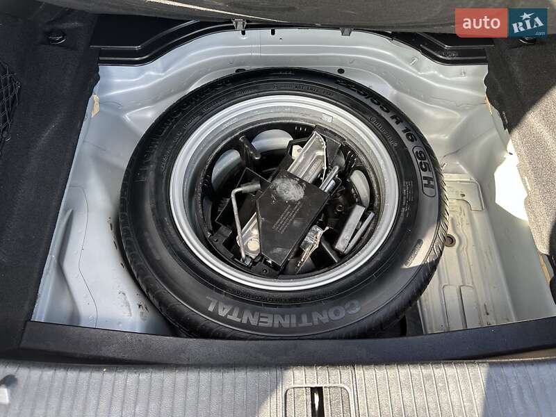 Седан Mercedes-Benz E-Class 2010 в Киеве