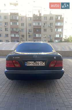 Седан Mercedes-Benz E-Class 1999 в 