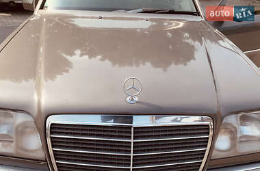 Седан Mercedes-Benz E-Class 1994 в 