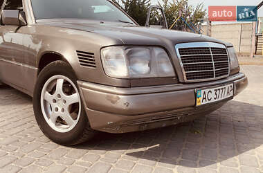Седан Mercedes-Benz E-Class 1994 в 