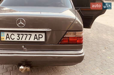 Седан Mercedes-Benz E-Class 1994 в 