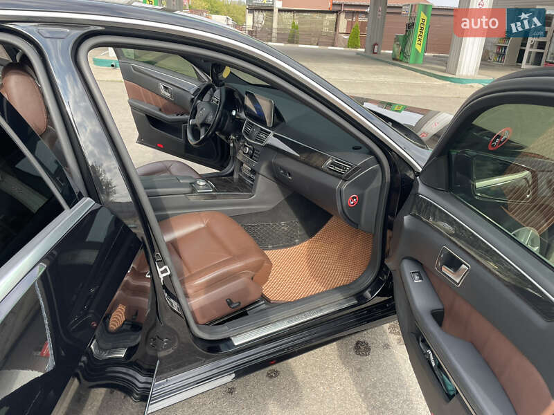 Седан Mercedes-Benz E-Class 2011 в Запорожье