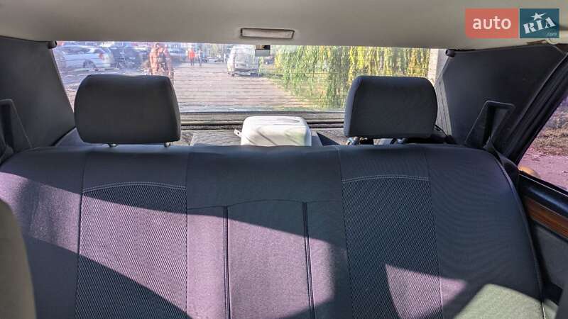 Седан Mercedes-Benz E-Class 1995 в Харькове