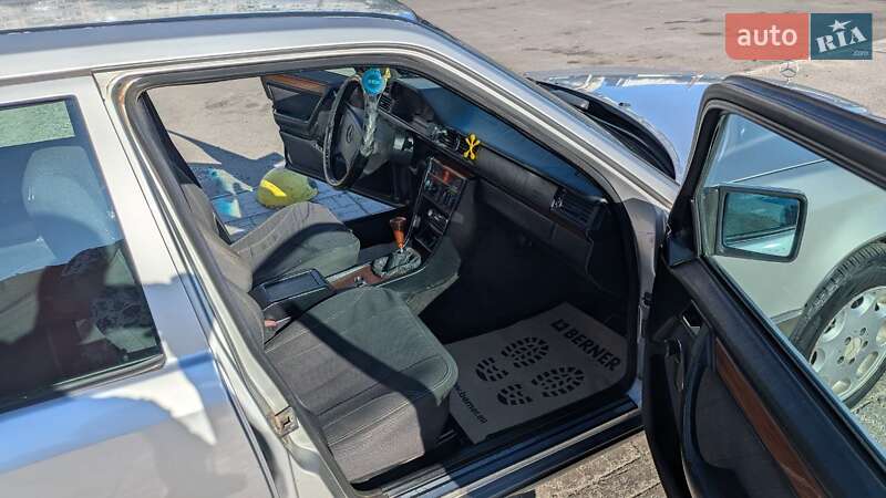 Седан Mercedes-Benz E-Class 1995 в Харькове