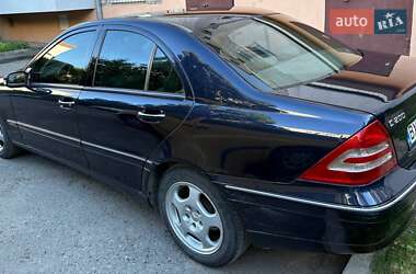 Седан Mercedes-Benz E-Class 2000 в 