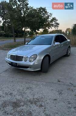 Седан Mercedes-Benz E-Class 2002 в 