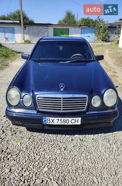 Седан Mercedes-Benz E-Class 1996 в Ізяславі