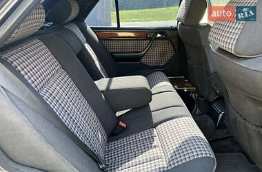 Седан Mercedes-Benz E-Class 1995 в 