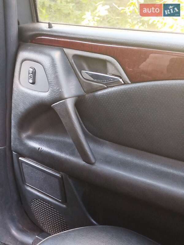 Седан Mercedes-Benz E-Class 1999 в Смеле