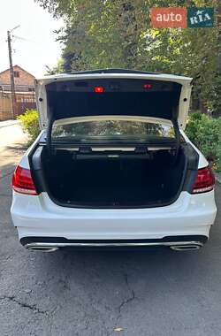 Седан Mercedes-Benz E-Class 2015 в 