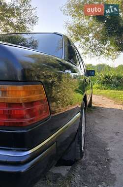 Седан Mercedes-Benz E-Class 1993 в 