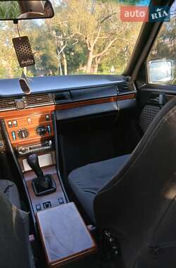 Седан Mercedes-Benz E-Class 1993 в 