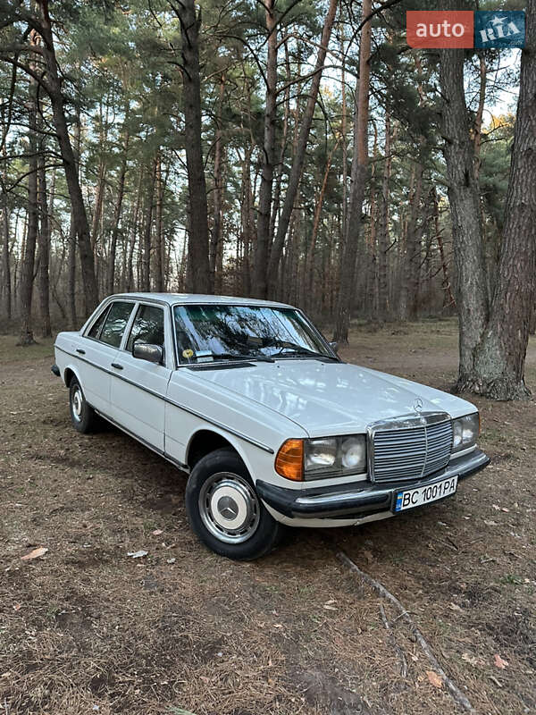 Mercedes-Benz E-Class 1982
