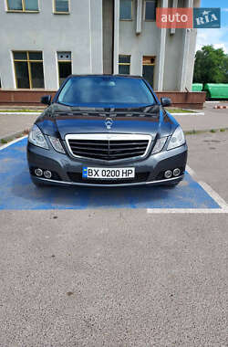 Седан Mercedes-Benz E-Class 2010 в Борщеве